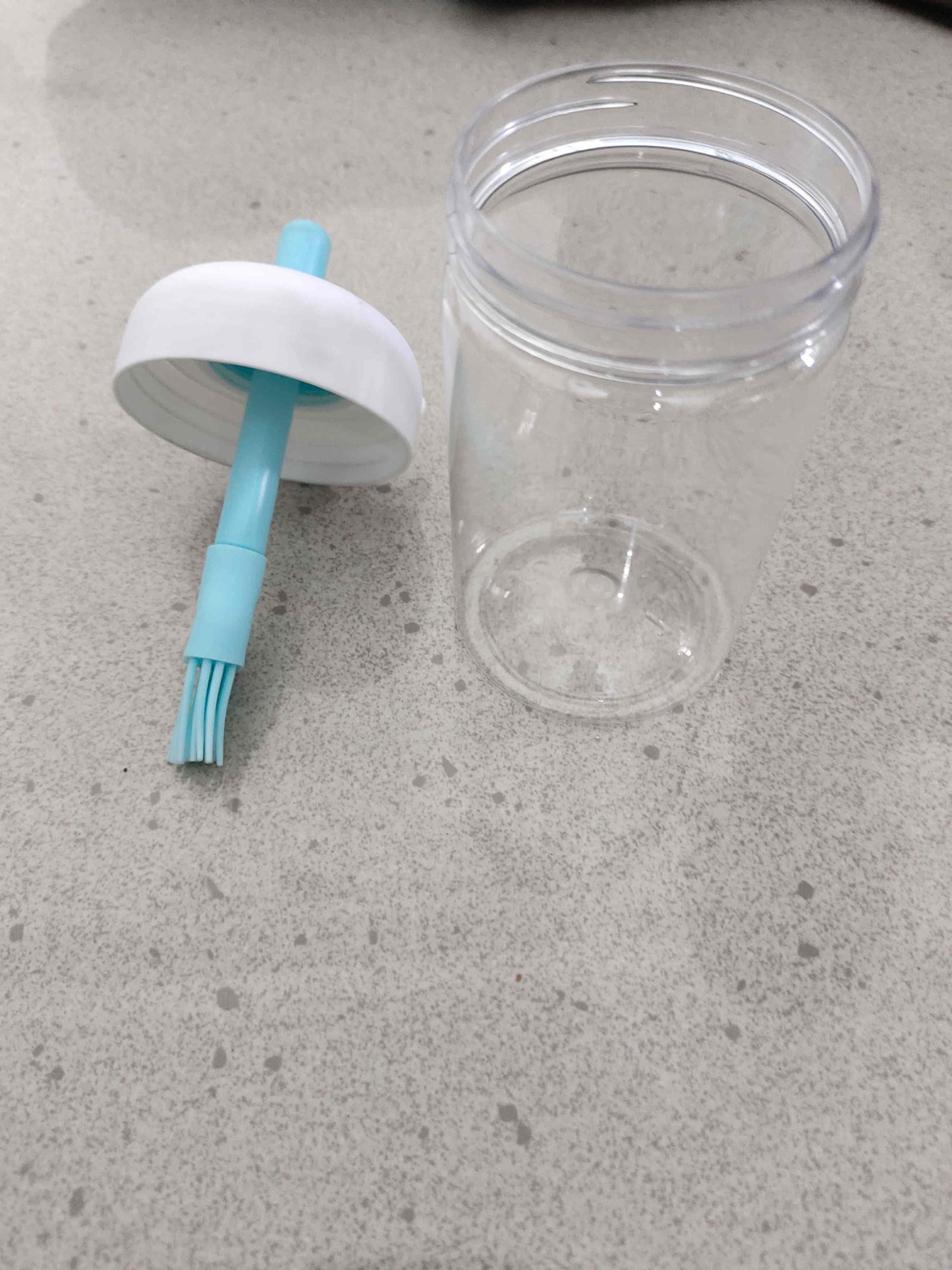 2-in-1 Oil Dispenser Bottle with Silicone Brush – 250 ml Leak-Proof
